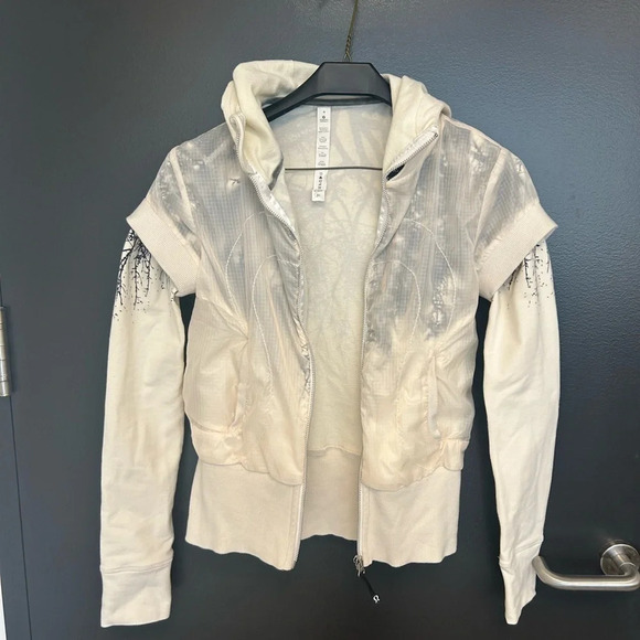 Lululemon Elemental bomber size 4 very rare in mint/newish condition - Picture 5 of 11